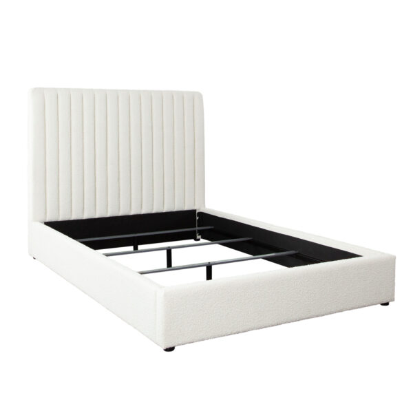 Moderna Tufted Bed